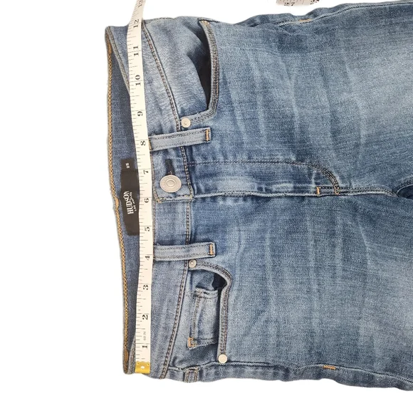 Hudson Jeans. Light Wash Denim with Exposed Hemline. Barbara Skinny. Size 25 - Picture 10 of 10